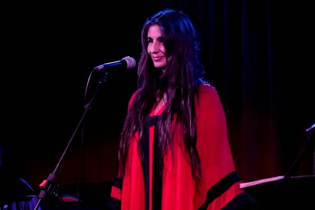 Carolina Peleritti regresa al ruedo musical con el lanzamiento de Aleteo