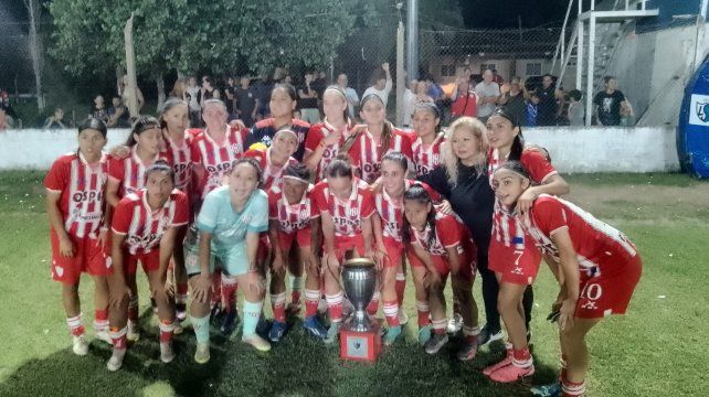 Unión se coronó campeón del Clausura femenino Narela Gómez.