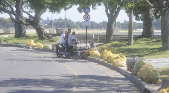 {altText(Costanera Navidad 2018 – 01,Así está la costanera, luego de los festejos de Navidad)}