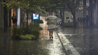 El tiempo en Rosario: alerta naranja en un martes con viento y pasado por agua