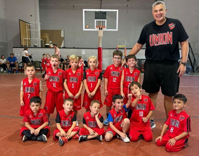 Asociación Rosarina de Fútbol: Unión de Álvarez festeja su 105º aniversario