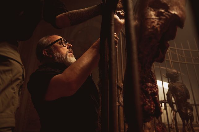 El director y guionista: Alex de la Iglesia en el set.