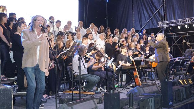 Más de quince mil personas vibraron con la interpretación de la Misa Criolla en Timbúes