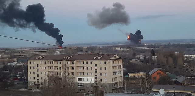 El ataque ruso sobre la ciudad de Kharkiv, la segunda mayor ciudad de Ucrania.