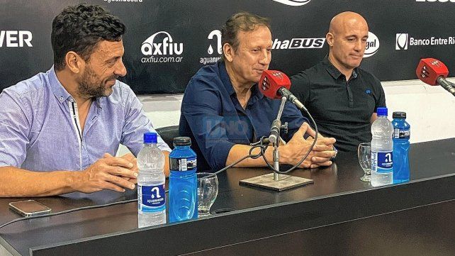 Walter Perazzo (en el medio) junto a Dante Molina (a la izquierda) e Iván Furios (a la derecha)