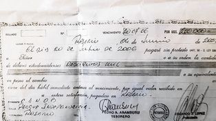 Documento. Olmos dio a conocer un pagaré de 200 mil dólares firmado por López.