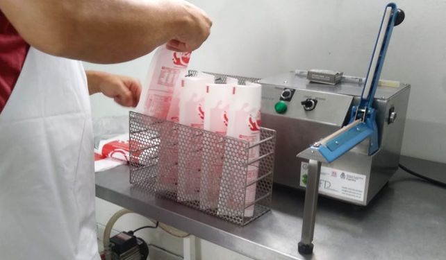 Pyme fabrica máquina que ensacheta y pasteuriza leche en origen