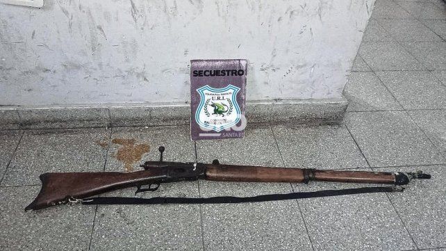 Barrio Chalet: empezó como violencia de género y lo apresaron con un fusil Mauser de guerra
