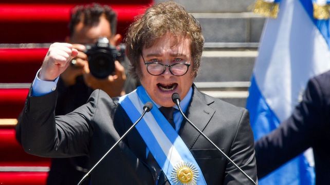 El presidente Javier Milei habló frente ante los simpatizantes que fueron al Congreso.