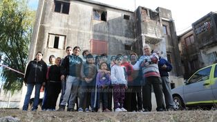 La provincia terminó de demoler el monoblock 7 del barrio Acería