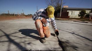Avanzan en los trabajos de bacheo en la ciudad