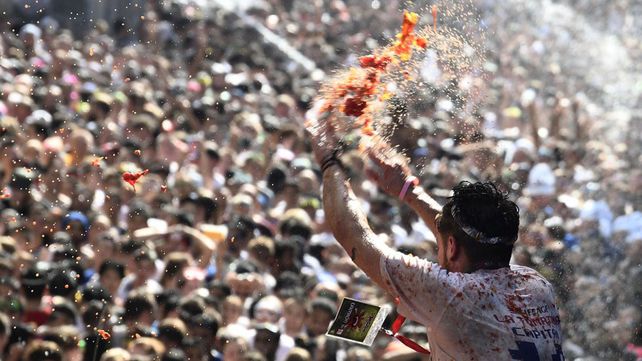 Tomatina, la batalla roja celebró su fiesta anual