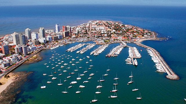 Más barato. La glamorosa ciudad uruguaya espera la llegada de turistas argentinos.&nbsp;