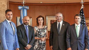 Del encuentro partiparon Mondino; el ministro de Producción de Santa Fe, Gustavo Puccini; el embajador de los EEUU en Argentina; el vicepresidente Ejecutivo de la empresa Nitron y el presidente y CEO de PTP Group