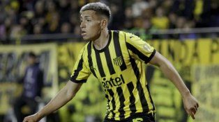 El talentoso mediocampista llega a Racing tras su paso por Peñarol.