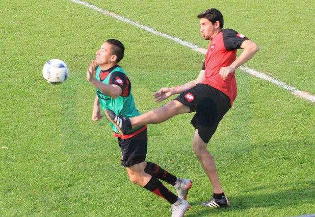 El Rojinegro entrenó pensando en el Cuervo