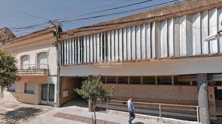 Denuncian que una adolescente santafesina está presa por presenciar el homicidio de su padre