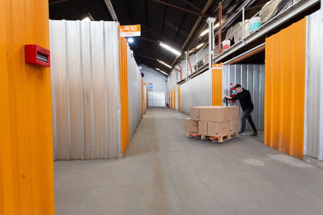 Los depósitos de muebles trabajan con una ocupación elevada y una demanda sostenida.