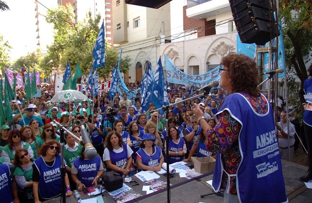 Amsafé se concentra a las 10 frente a la Regional IV de Educación.