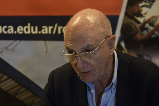 Lectura. El jefe del Observatorio de la Deuda Social relativizó las mejoras en el año 2015. Fue un año electoral