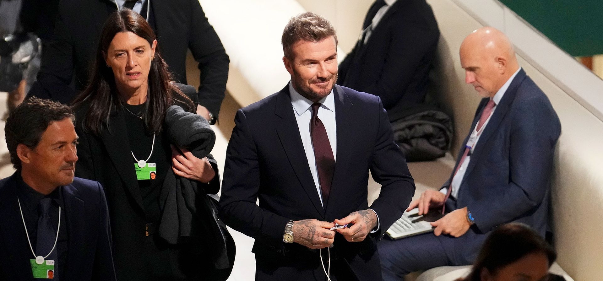 David Beckham, en el centro, asiste al Foro Económico Mundial en Davos, Suiza, el martes 20 de enero de 2026. (Sean Kilpatrick/The Canadian Press vía AP)
