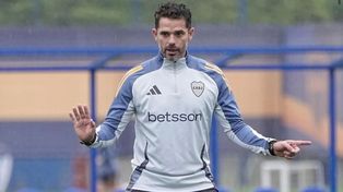 Contra Newells, Gago manda a uno de sus jugadores preferidos al banco por una sanción.