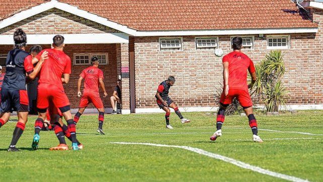 Colón igualó sin goles en el primer amistoso disputado este sábado ante Patronato en el predio 4 de Junio.