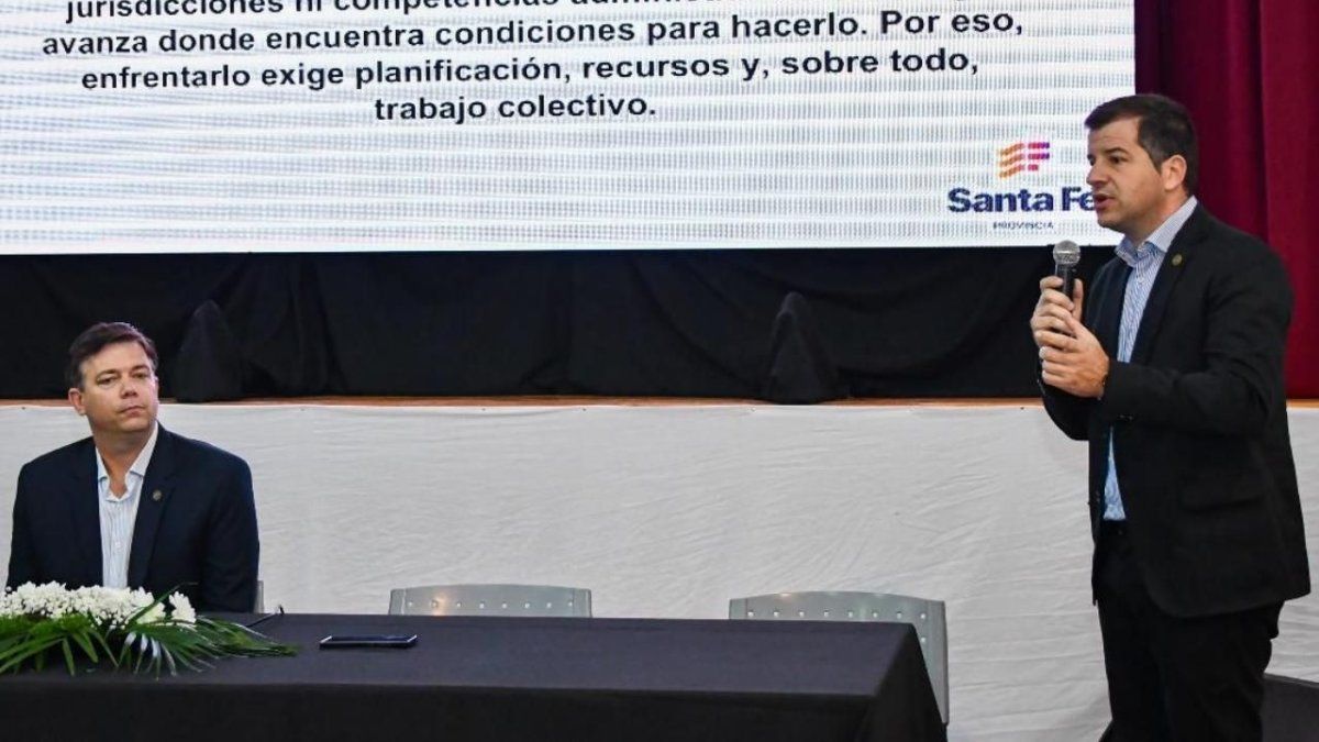 Santa Fe sumó una exposición sobre incendios forestales en el Foro Nacional de Humedales