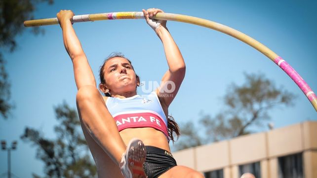 Luciana Gómez Iriondo viene de ser campeona nacional en Salto con Garrocha en Rosario.