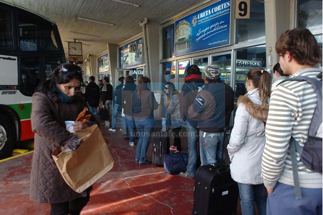 Empezaron las vacaciones y la terminal se llenó de gente