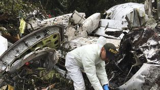 El piloto del vuelo de LaMia pidió auxilio tras quedarse sin combustible