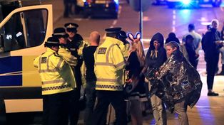 El concierto de Ariana Grande terminó en caos luego de que se escuchara una explosión.