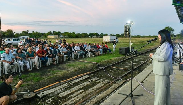 La vicegobernadora Alicia Aluani encabezó el acto de homenaje por el aniversario de la comunidad de El Cimarrón