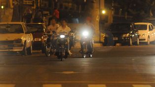 Pese al récord de detenciones de motos continúan los arrebatos y las picadas