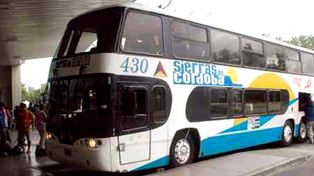Aprueban que los micros de doble piso no superen los 100 kil&oacute;metros por hora