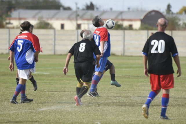 En riesgo. Los torneos de fútbol amateur ya se cobraron 4 víctimas.