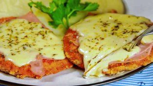 La milanesa napolitana, un manjar de la cocina argentina