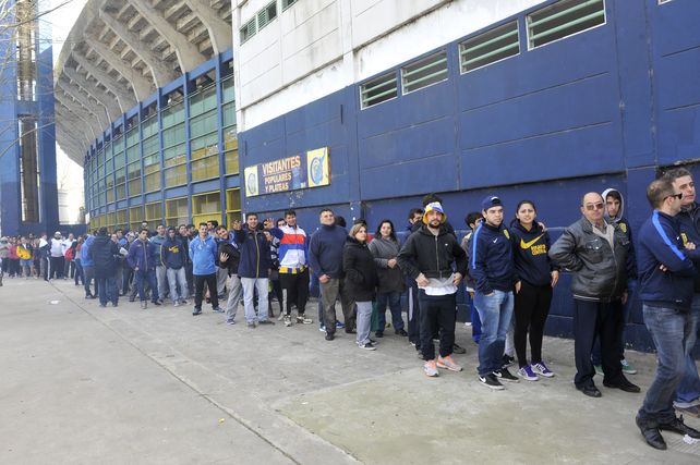Con gente. De no mediar ningún imprevisto