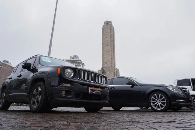Los autos decomisados al narco fueron entregados para el 
