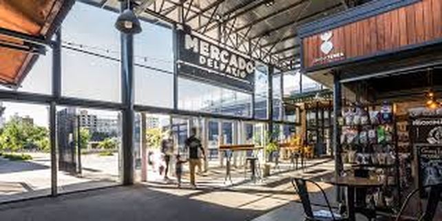 La panadería se encuentra dentro del Mercado del Patio