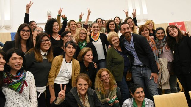 Colectivo de mujeres. Las organizaciones celebraron en las gradas.