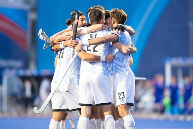 Campeones. Los Leones destrabaron un partido complicado