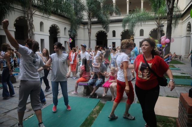 Sincronizados. La mayoría de los asistentes había practicado la coreo.