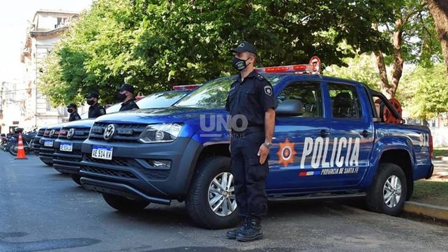 Se entregaron 4 camionetas a la Dirección General de Bomberos