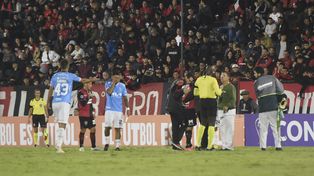 Ante Blooming, Montenegro salió a los 73’.