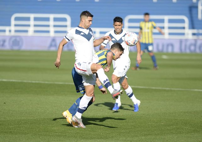 Central le ganó a un complicado Vélez con otro gol de Vecchio sobre la hora