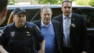 Weinstein, libre bajo fianza de u$s10 millones y con tobillera