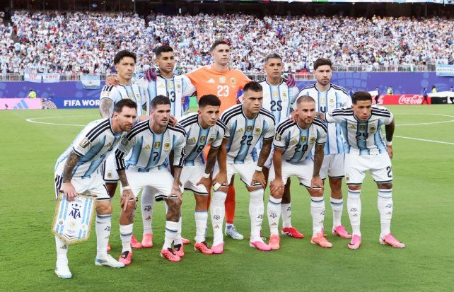 Los once que eligió Lionel Scaloni para el debut de Argentina en el Mundial