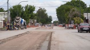 Avanzaron un 70 % las obras para la duplicación de carriles en avenida Rouillón