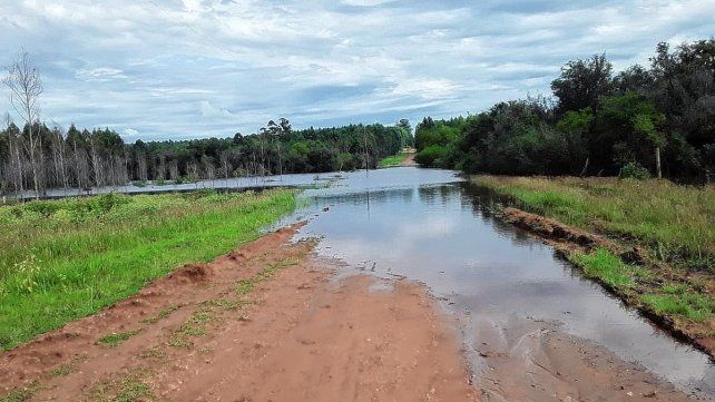 El anegamiento de los caminos impedirá que se ponga en marcha la temporada este fin de semana.